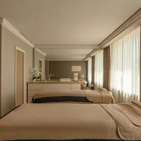 Mandarin Oriental,